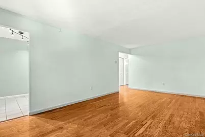 210 Woodland Hills Road #210, White Plains, NY 10603 - Photo 11