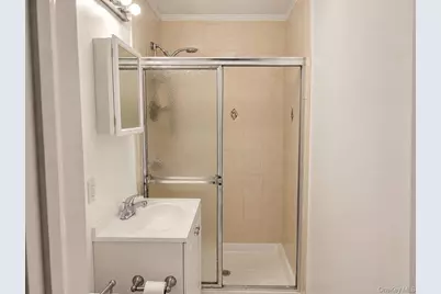 71-08 162 Street #1R, Fresh Meadows, NY 11365 - Photo 5