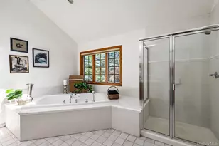 1 Fox Holw Ct, Dix Hills, NY 11746 - Photo 23