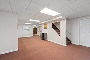 1 Fox Holw Ct, Dix Hills, NY 11746 - Photo 31
