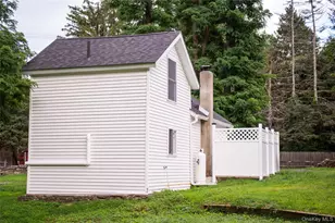 449 N Quaker Ln, Hyde Park, NY 12538 - Photo 13