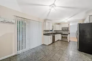 133 Cumberland St, Mastic, NY 11950 - Photo 3