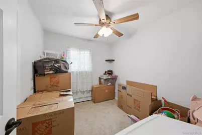 4 Farragut Avenue, Lindenhurst, NY 11757 - Photo 7