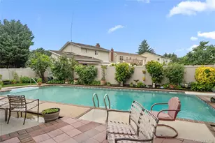 2440 Wallen Ln, Bellmore, NY 11710 - Photo 9