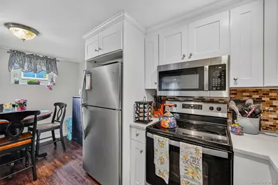 1006 Parr Meadow Drive #10E, Newburgh, NY 12550 - Photo 9