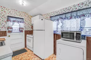 2715 Falcon Ave, Medford, NY 11763 - Photo 5