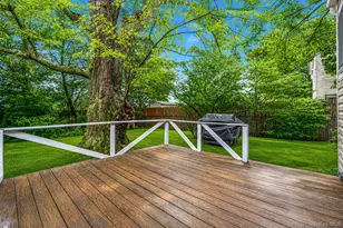2715 Falcon Ave, Medford, NY 11763 - Photo 15
