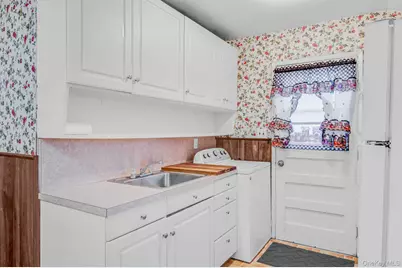 2715 Falcon Avenue, Medford, NY 11763 - Photo 3