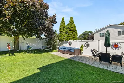172 11th Avenue, Holtsville, NY 11742 - Photo 17