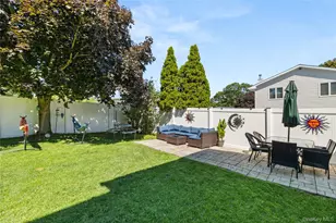 172 11th Ave, Holtsville, NY 11742 - Photo 17