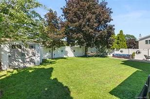 172 11th Ave, Holtsville, NY 11742 - Photo 15
