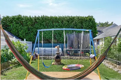 1069 Phoebe Street, Franklin Square, NY 11010 - Photo 17