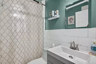 1069 Phoebe St, Franklin Square, NY 11010 - Photo 11