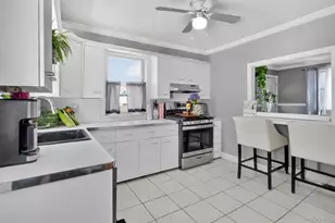 1069 Phoebe St, Franklin Square, NY 11010 - Photo 5