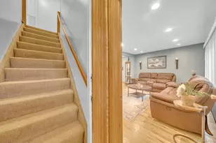20 Cornwall Ln, Hicksville, NY 11801 - Photo 17