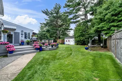 20 Cornwall Lane, Hicksville, NY 11801 - Photo 3