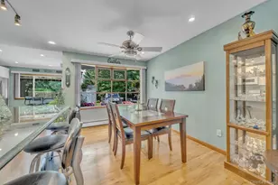 20 Cornwall Ln, Hicksville, NY 11801 - Photo 9