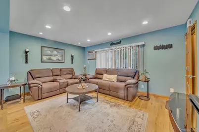 20 Cornwall Lane, Hicksville, NY 11801 - Photo 5