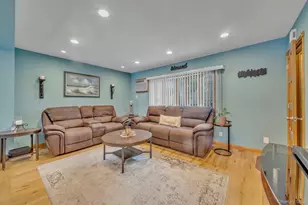 20 Cornwall Ln, Hicksville, NY 11801 - Photo 5