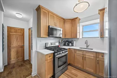 5700 Arlington Avenue #18V, Bronx, NY 10471 - Photo 13