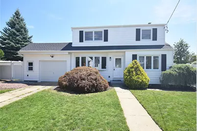 112 Raynor Street, West Babylon, NY 11704 - Photo 1