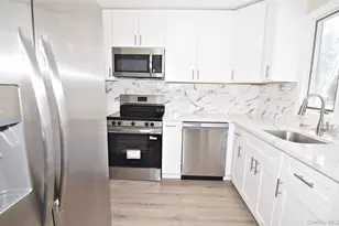 112 Raynor St, West Babylon, NY 11704 - Photo 7