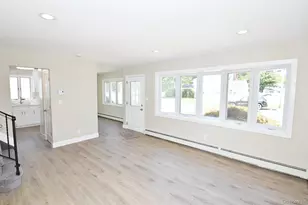 112 Raynor St, West Babylon, NY 11704 - Photo 5