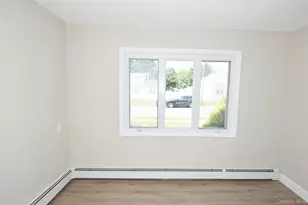112 Raynor St, West Babylon, NY 11704 - Photo 19