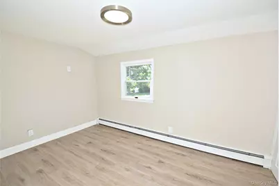 112 Raynor Street, West Babylon, NY 11704 - Photo 15
