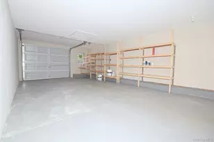 112 Raynor St, West Babylon, NY 11704 - Photo 23