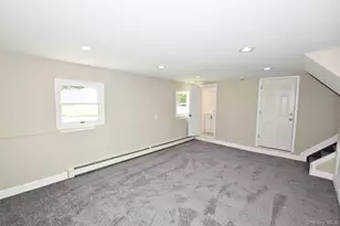 112 Raynor St, West Babylon, NY 11704 - Photo 21