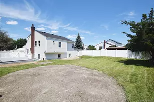 112 Raynor St, West Babylon, NY 11704 - Photo 27