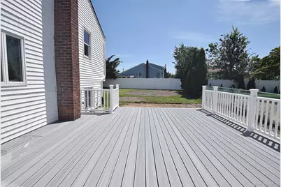 112 Raynor Street, West Babylon, NY 11704 - Photo 25