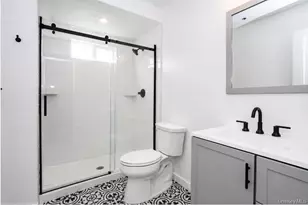 156 Jefferson Ave, Roslyn Heights, NY 11577 - Photo 11