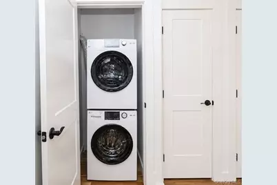 156 Jefferson Avenue #1, Roslyn Heights, NY 11577 - Photo 9
