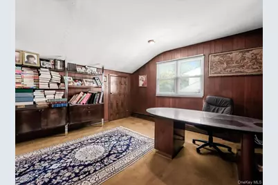 17 Cambridge Road, Great Neck, NY 11023 - Photo 15