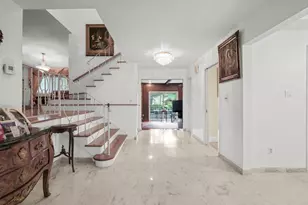 17 Cambridge Rd, Great Neck, NY 11023 - Photo 3