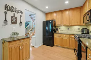 279 Treetop Cir, Nanuet, NY 10954 - Photo 15