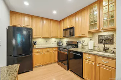 279 Treetop Circle, Nanuet, NY 10954 - Photo 13