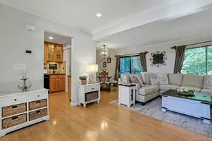 279 Treetop Cir, Nanuet, NY 10954 - Photo 5