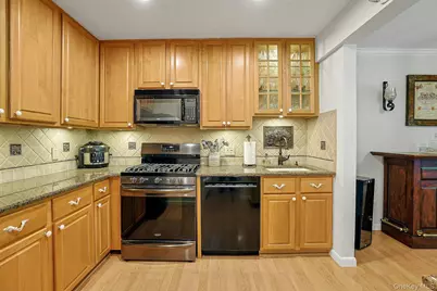 279 Treetop Circle, Nanuet, NY 10954 - Photo 17