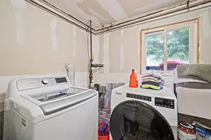 2275 Hynes Pl, Bellmore, NY 11710 - Photo 27