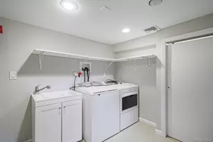 1072 Hicksville Rd, Seaford, NY 11783 - Photo 17