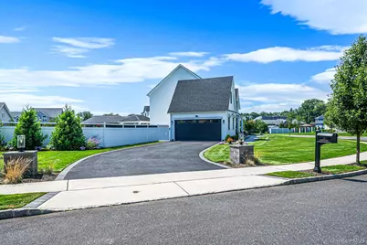 53 Southview Circle, Lake Grove, NY 11755 - Photo 35