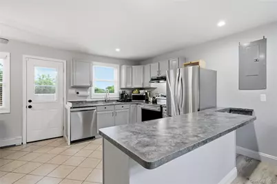 24 Peters Drive, Shirley, NY 11967 - Photo 5