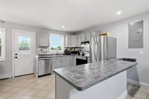 24 Peters Dr, Shirley, NY 11967 - Photo 5