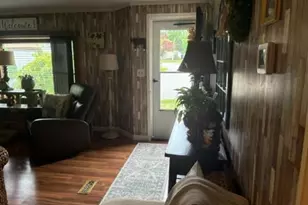 1661 Old Country Rd, Riverhead, NY 11901 - Photo 19