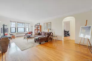 109-14 Ascan Ave, Forest Hills, NY 11375 - Photo 17