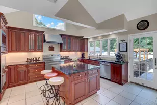 21 Morris Ave, Patchogue, NY 11772 - Photo 9