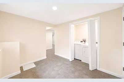 41 Madison Avenue, Amityville, NY 11701 - Photo 39